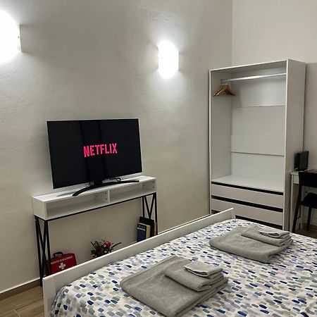 Al 106 Apartment Free Wi-Fi 5 Min Dalla Stazione Prato  Esterno foto
