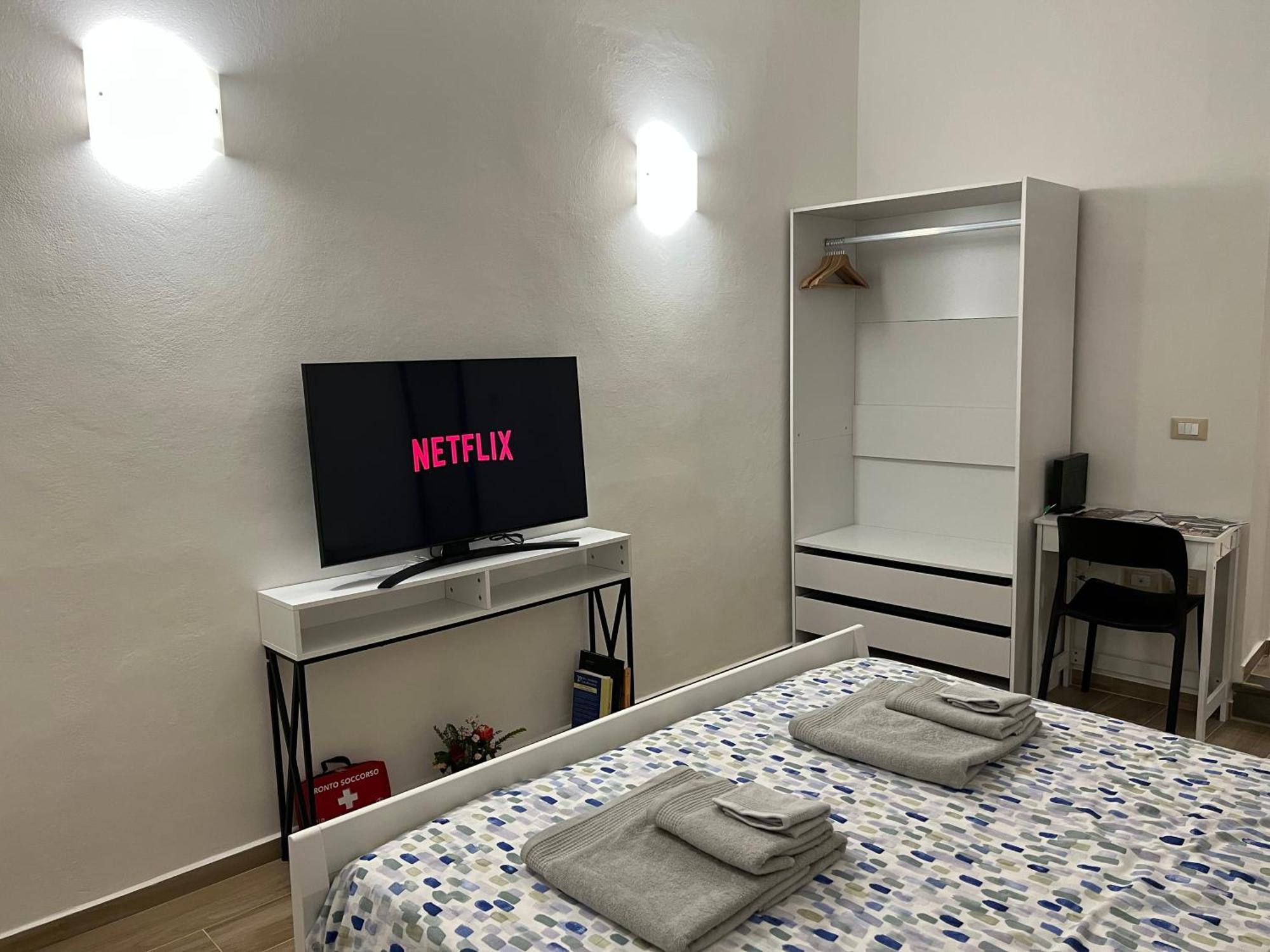 Al 106 Apartment Free Wi-Fi 5 Min Dalla Stazione Prato  Esterno foto